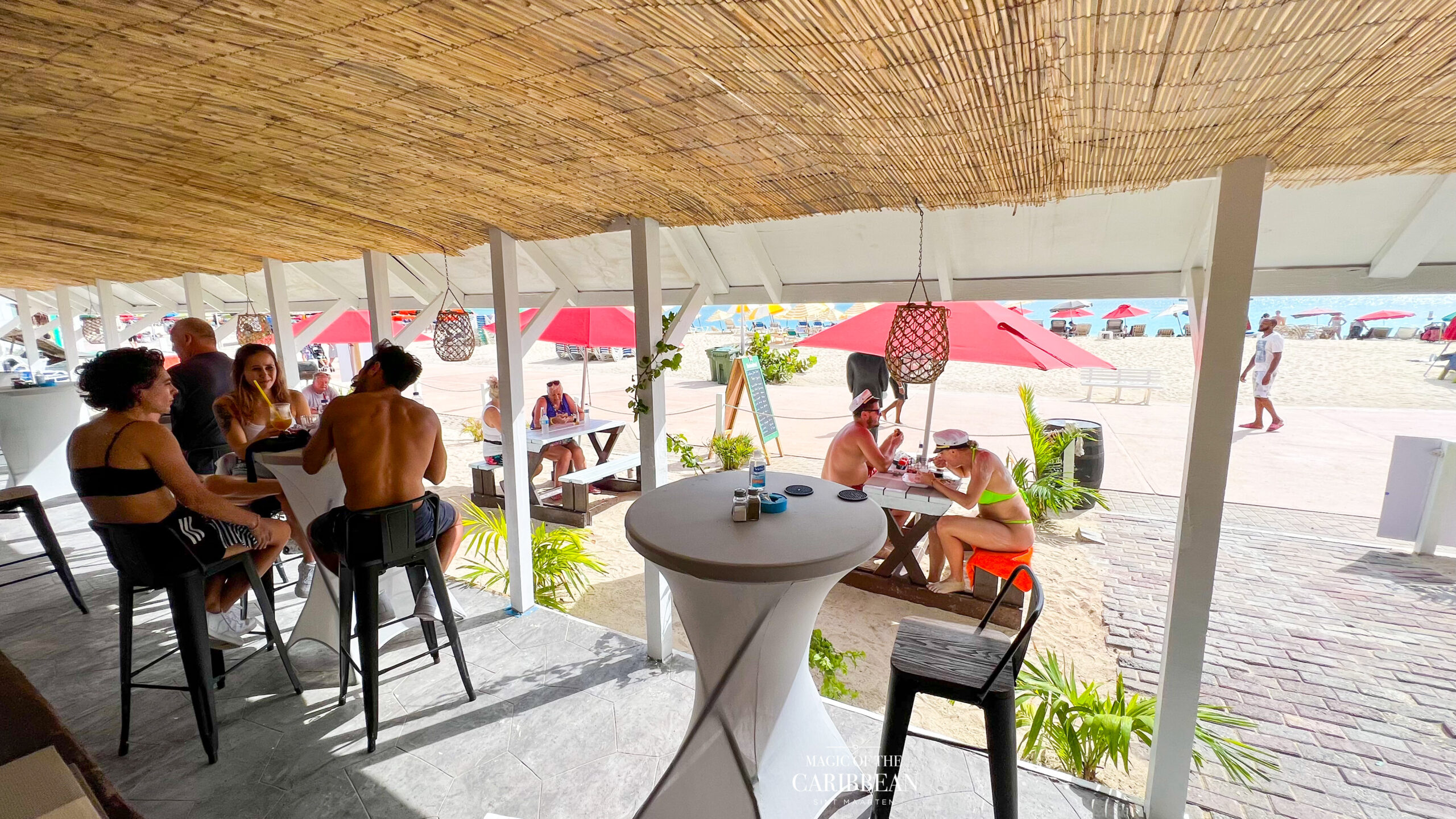 Castaway Beach Bar Restaurant Sint Maarten