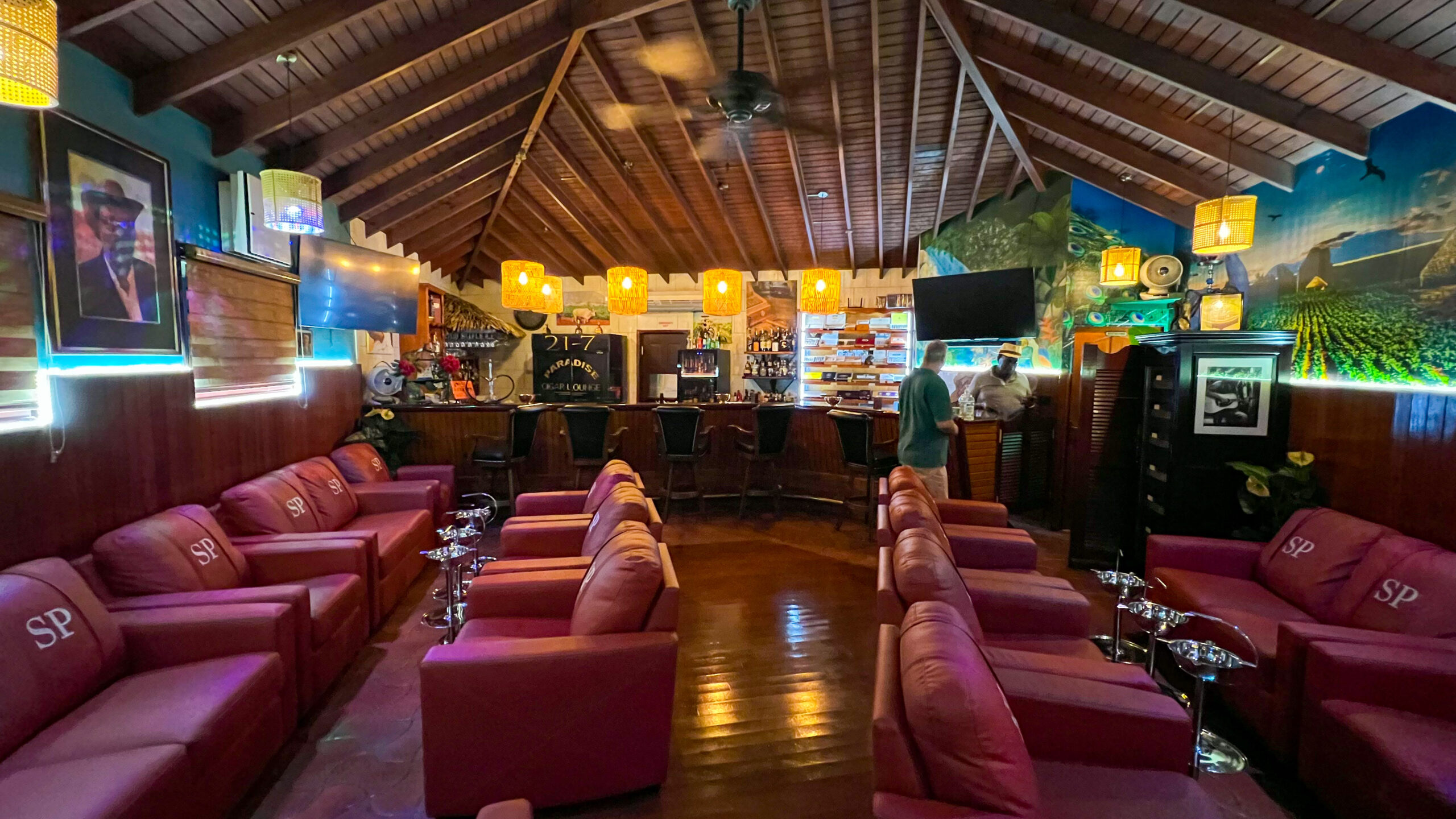 21-7 Cigar Lounge Grand Case
